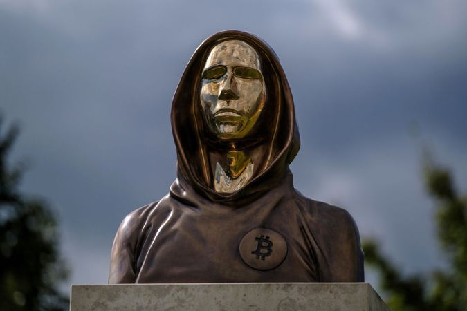 Биткойн с эпохи Сатоши 16 лет спустя: движение 100 BTC оценивается в $8,5 млн