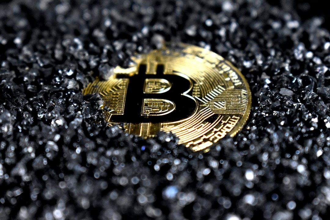 Bitcoin упал ниже $83 тысяч на фоне роста доходности по облигациям
