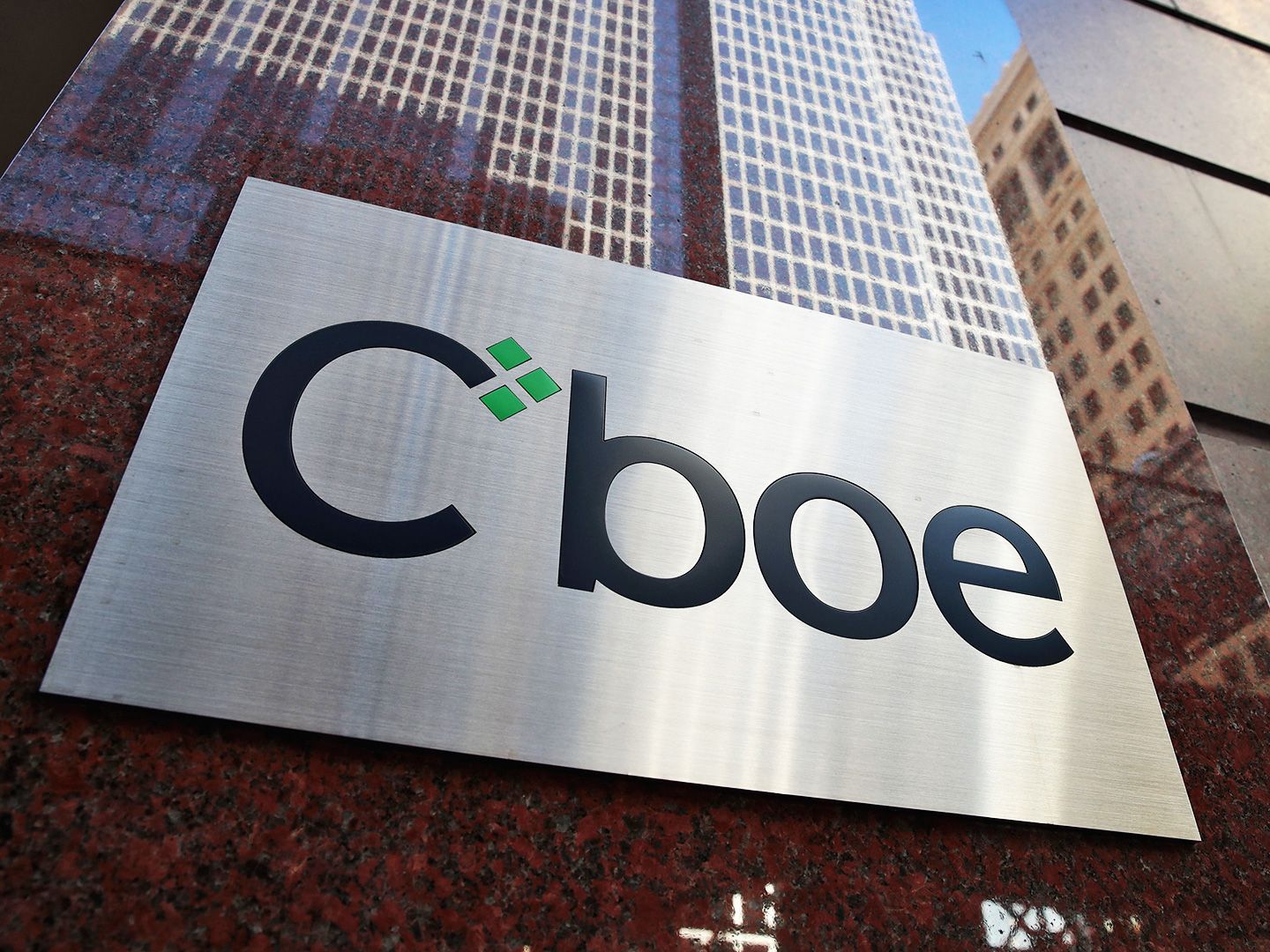Cboe и S&P Dow Jones изучают токенизацию опционных контрактов