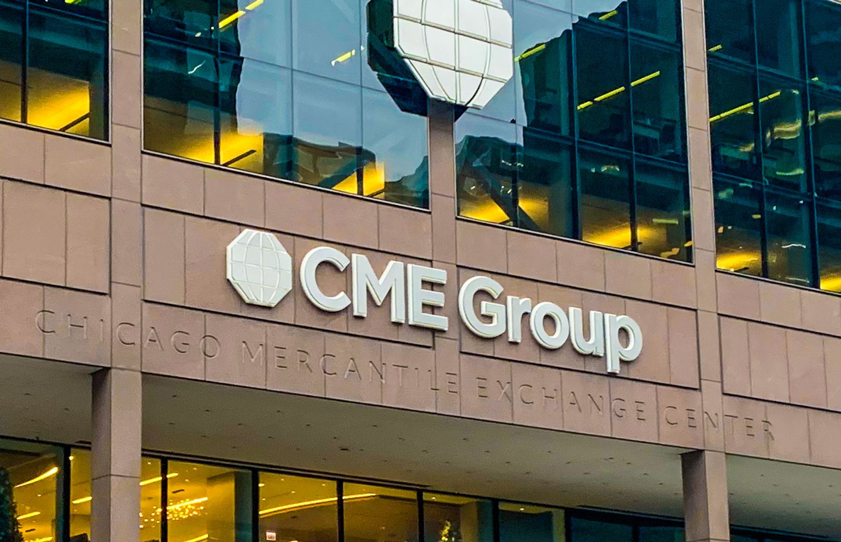 CFTC просит суд отклонить иск CME о крипто-фьючерсах