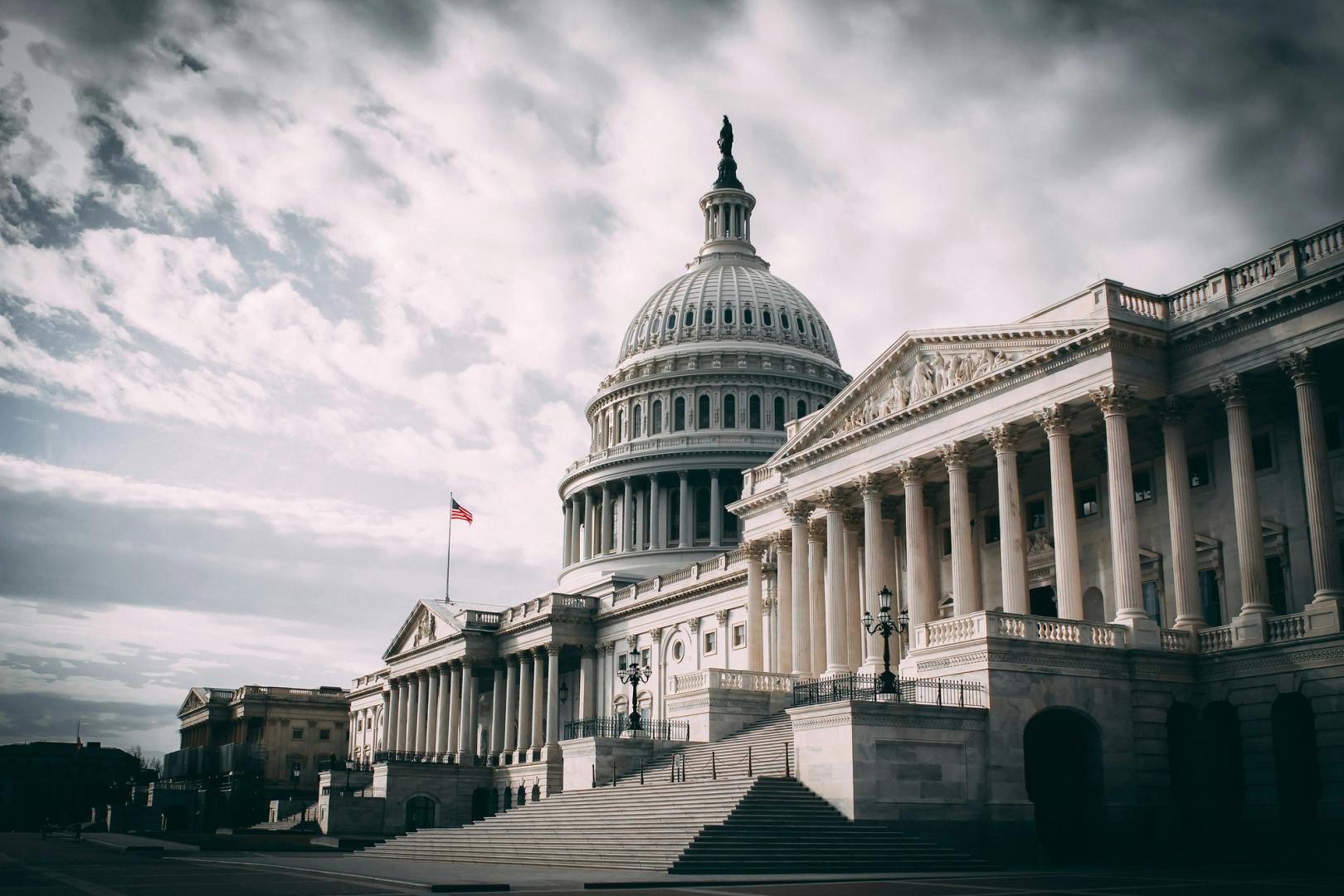 Крипто-индустрия ищет ясность вне США: почему Clarity Act провалился