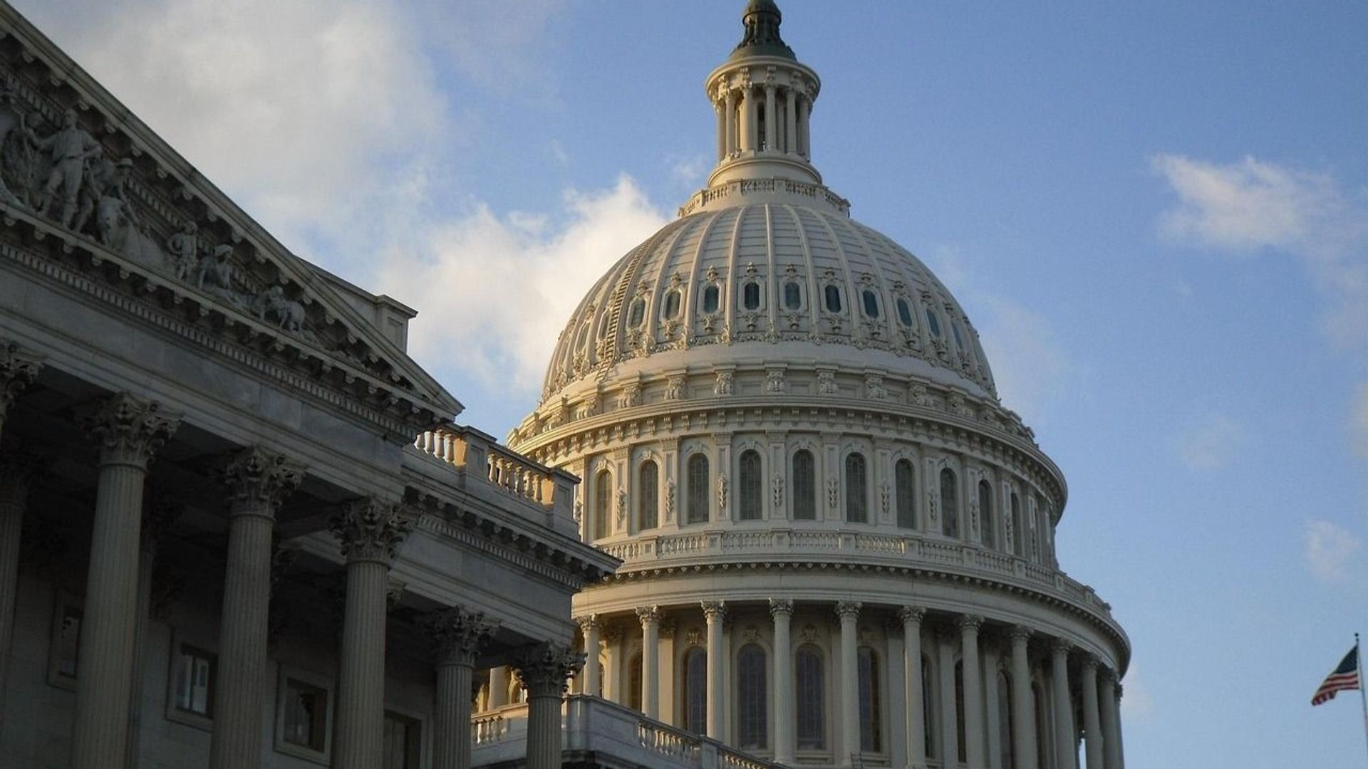 Clarity Act может поддержать Ethereum, Solana и XRP, если законопроект пройдёт
