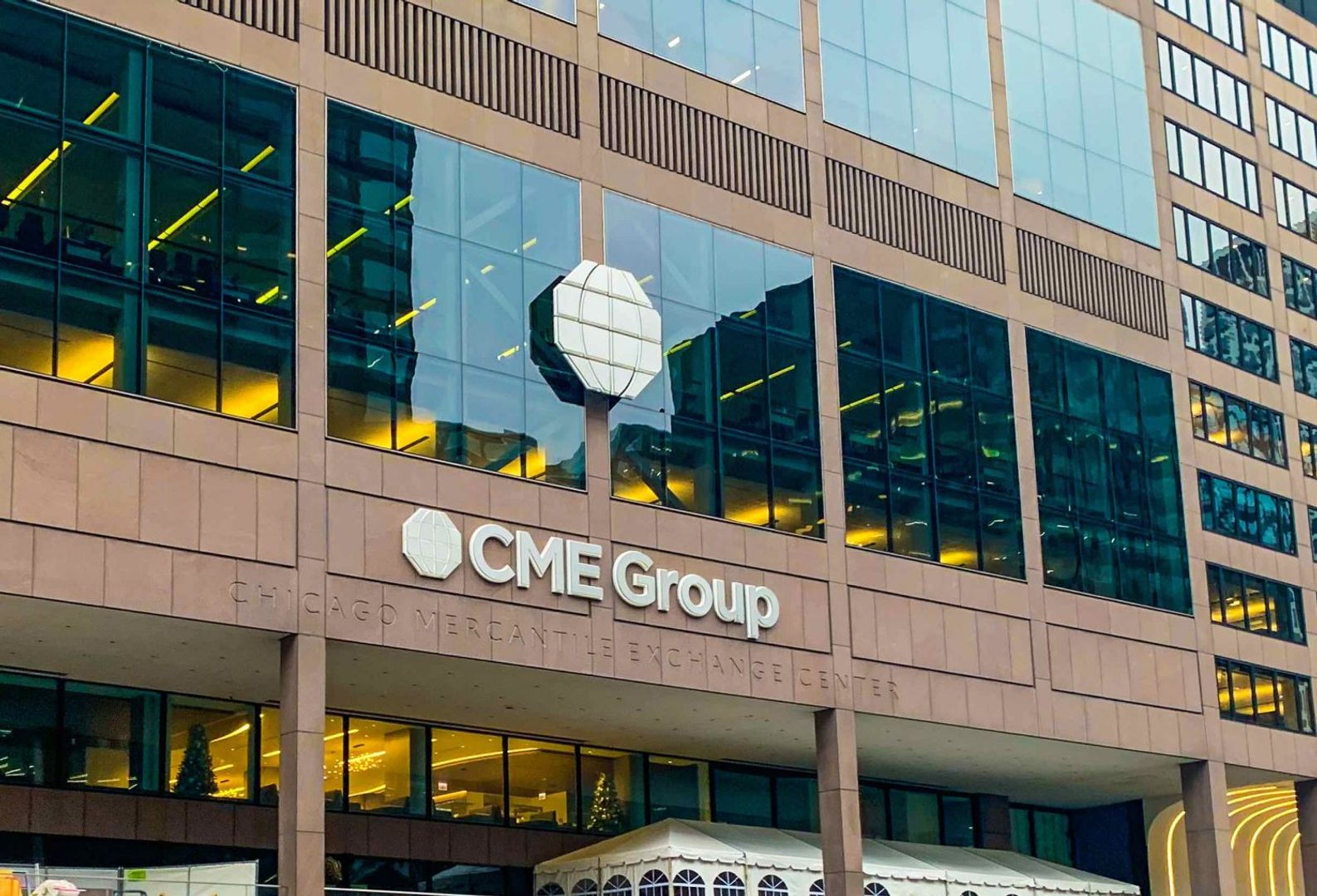 CME нарастил долю в фьючерсах XRP на фоне ралли токена на 40%