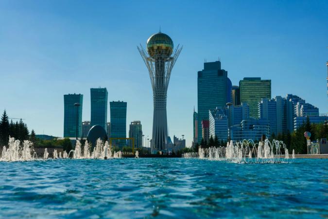 Суд Казахстана запретил Coinbase и пяти биржам работать без лицензии в AIFC