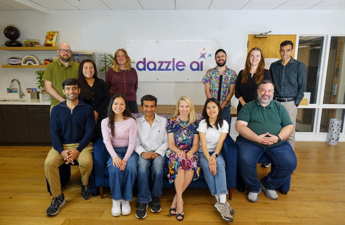 Dazzle от Марссы Майер: персональный ассистент, который читает не письма, а фото