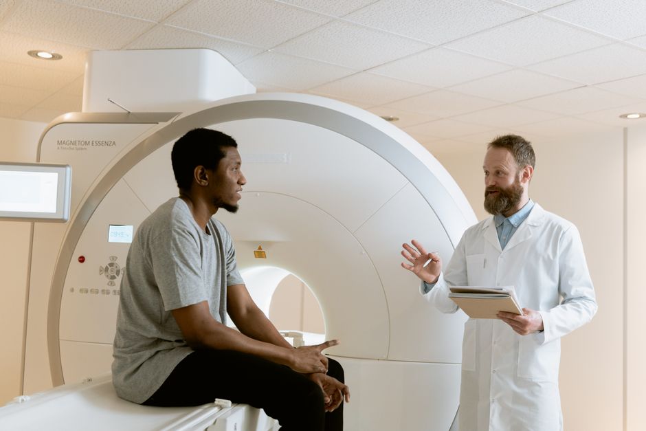 Johns Hopkins уведомила пациентов об утечке данных через AI-инструмент