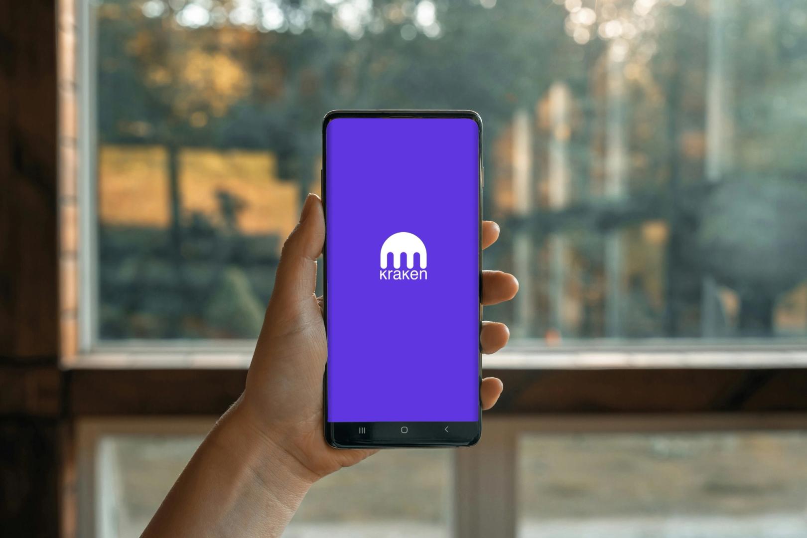 Kraken временно заблокировал аккаунты из-за волны санкционных транзакций