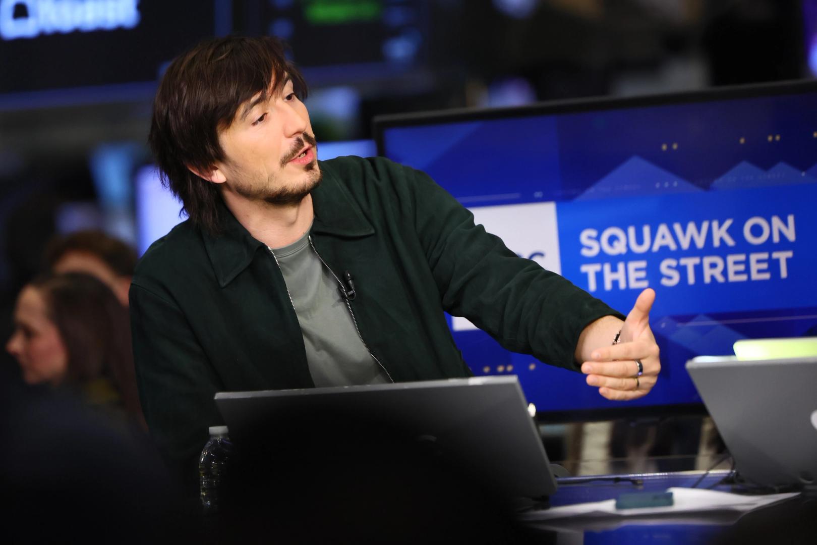 Комиссии в Robinhood Chain упали на 97%, но объём транзакций остаётся рекордным