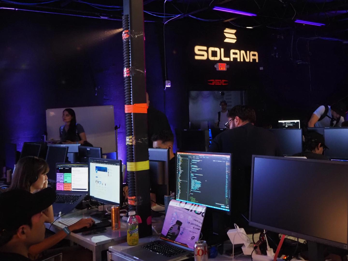 На Solana хотят ввести механизм сжигания токенов до $800k в день