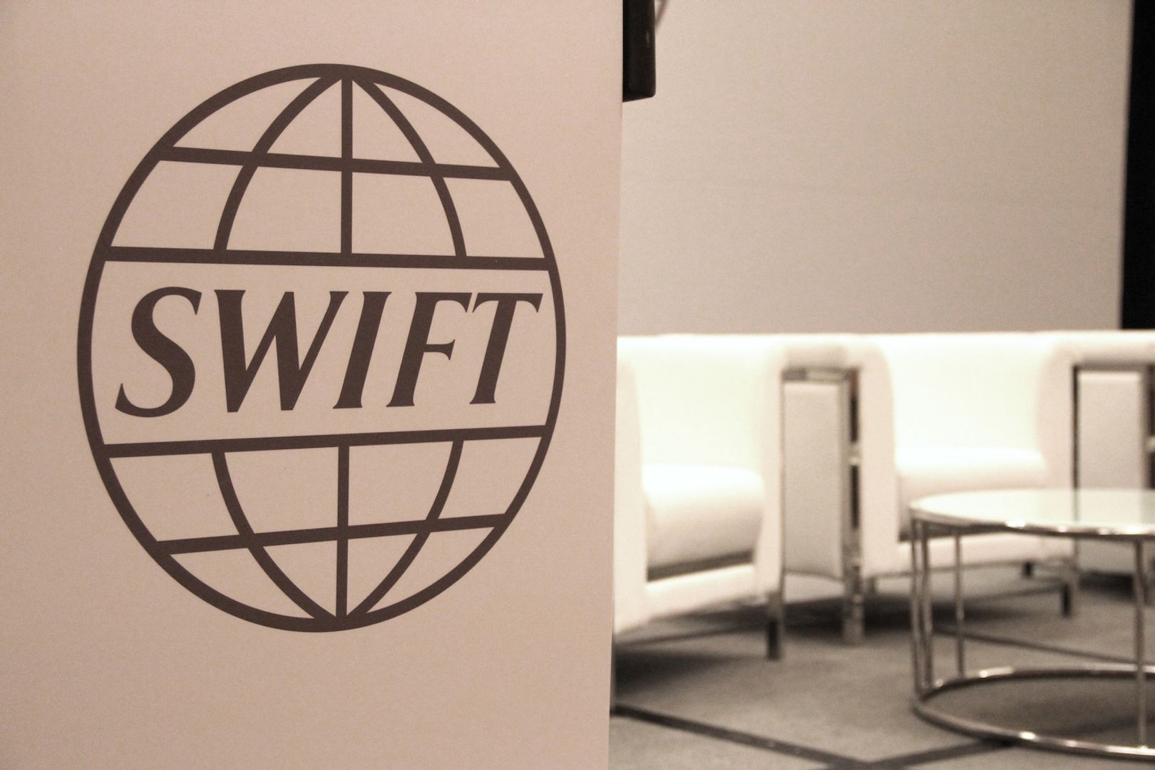 SWIFT против блокчейна: кто переживёт слияние платёжных технологий