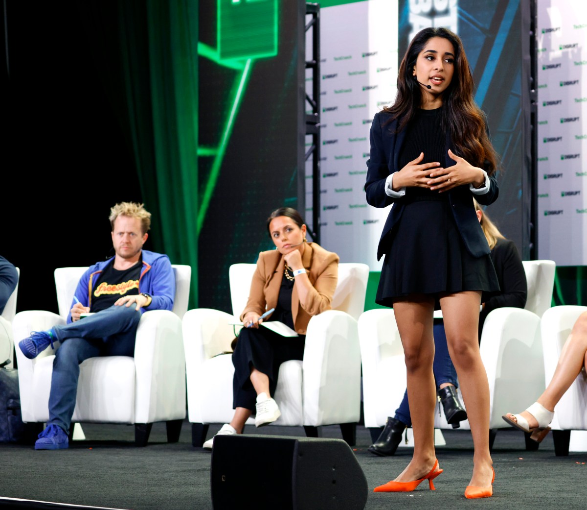 TechCrunch Disrupt 2026: новые судьи Startup Battlefield оценят ранние стартапы